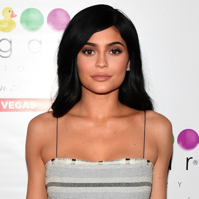 Kylie Jenners Cosmetics Company Is Worth 420 Million Kris Jenner